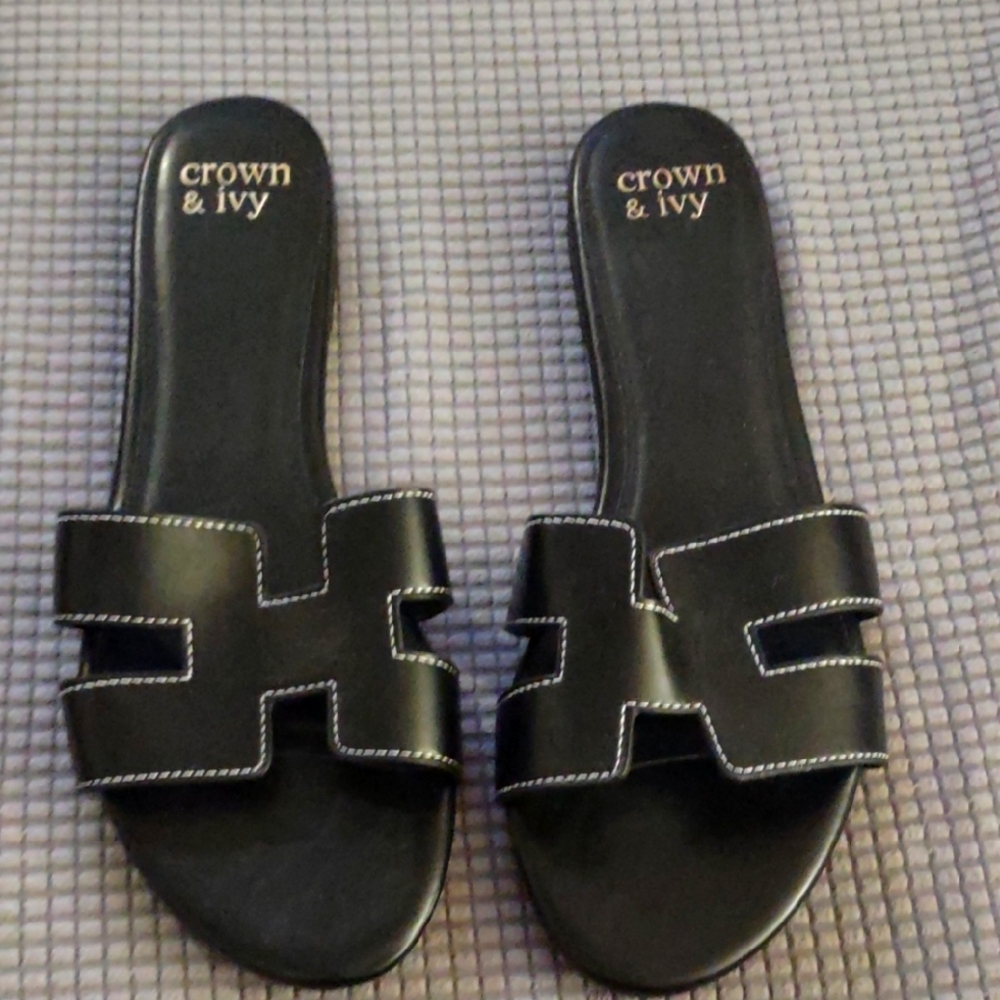 Crown & Ivy Black Women's Slide Sandals